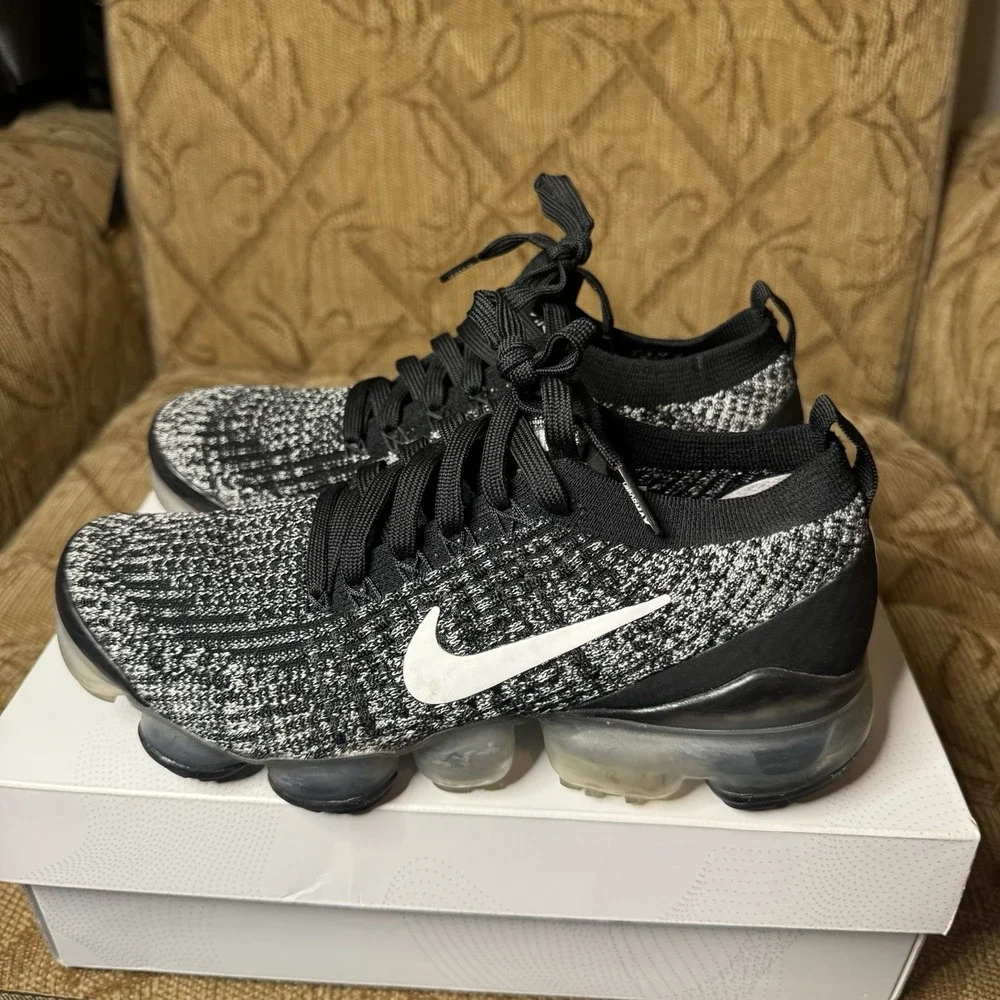 Nike Air‎ VaporMax Flyknit 3 Oreo Womens Size 7 Black Running Shoes Sneakers